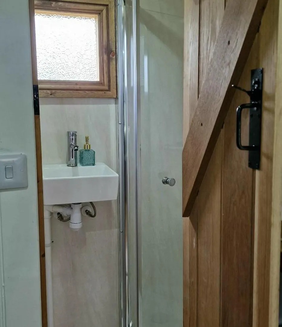 Wainstones Shepherd'S Hut Chop Gate